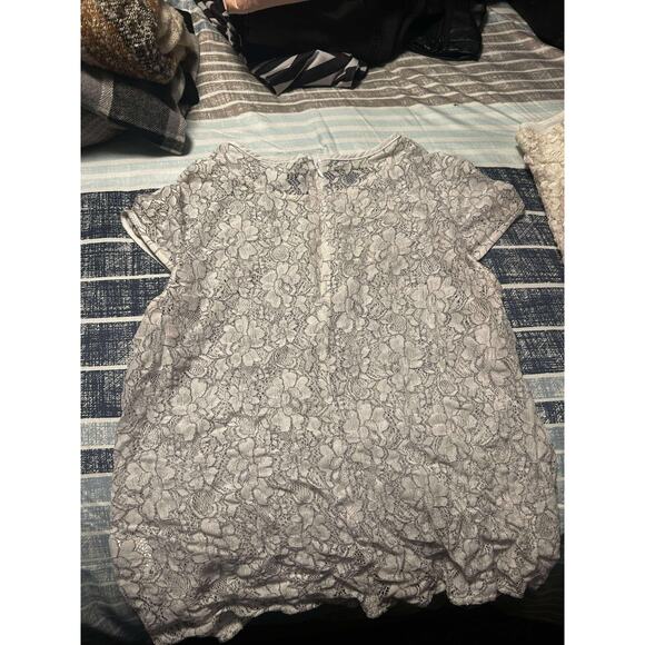 Liz Claiborne Lace Blouse Shirt size medium - Picture 2 of 3